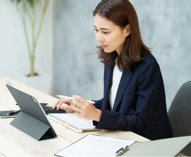 タブレット導入でオンライン会議が定例化！